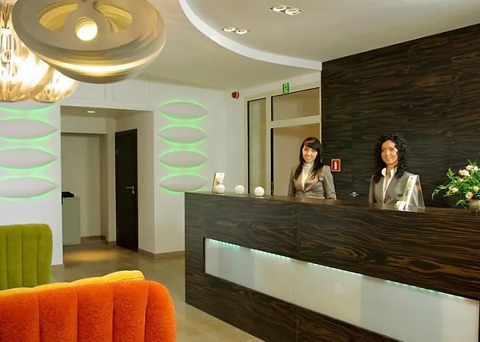 茵普莱思雅酒店 3*