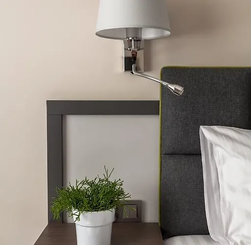 茵普莱思雅酒店