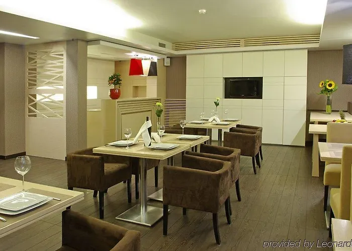 茵普莱思雅酒店 3*