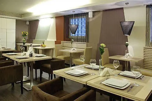 茵普莱思雅酒店 酒店 格但斯克